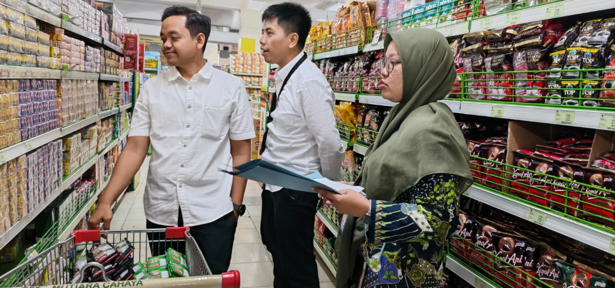 Sampling Produk Jadi Langkah Strategis Loka POM di Kabupaten Tegal dalam Pengawasan Obat dan Makanan